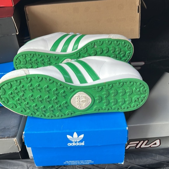 Sneaker - Picture 4 of 5